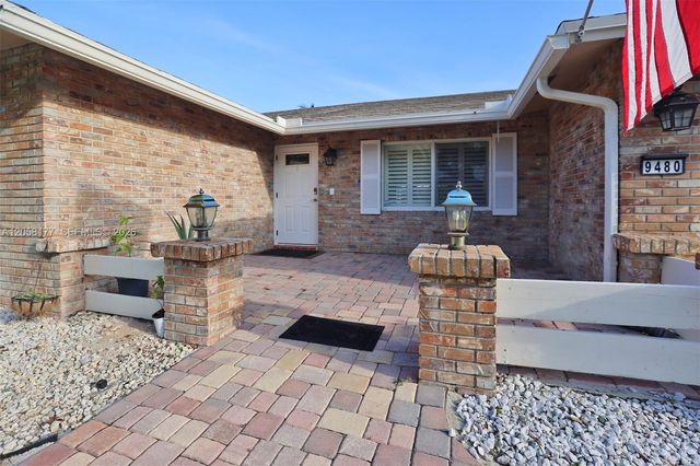 9480 NW 10th Street, Plantation, FL 33322