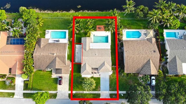 9480 NW 10th Street, Plantation, FL 33322
