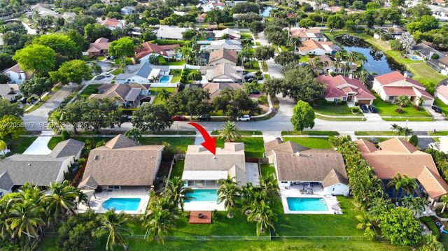 9480 NW 10th Street, Plantation, FL 33322