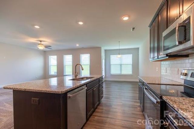 216 Crane Creek Way, Lexington, NC 27295