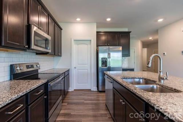 216 Crane Creek Way, Lexington, NC 27295