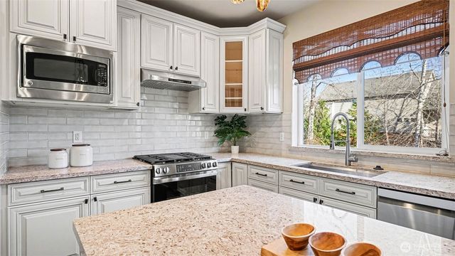 278 Vashon Place NE, Renton, WA 98059