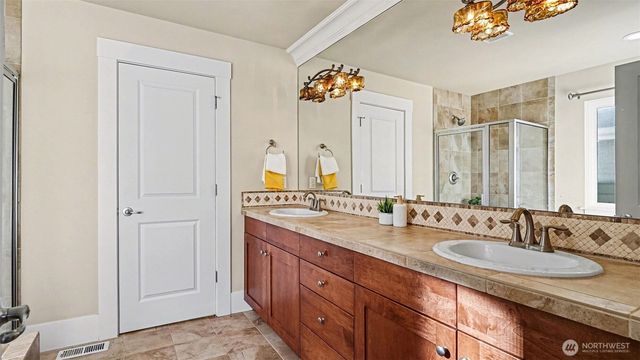 278 Vashon Place NE, Renton, WA 98059