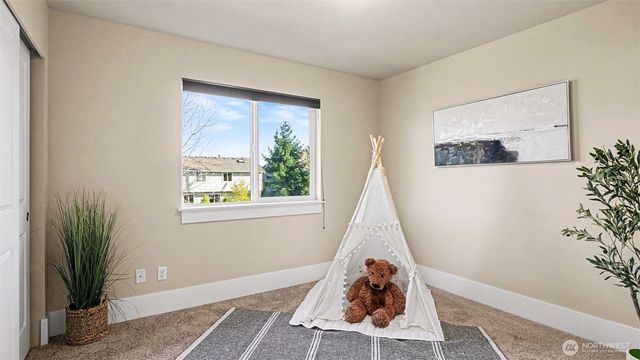 278 Vashon Place NE, Renton, WA 98059