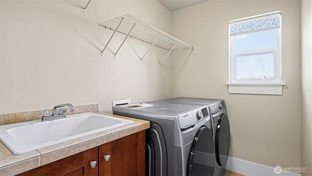 278 Vashon Place NE, Renton, WA 98059