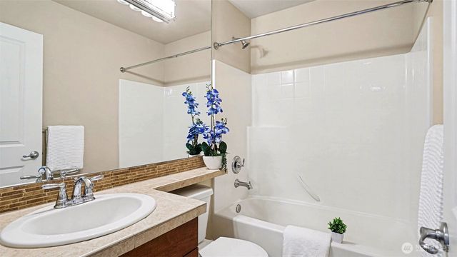 278 Vashon Place NE, Renton, WA 98059