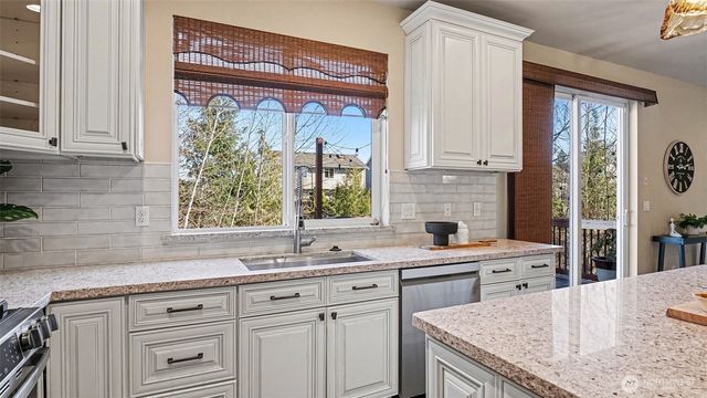 278 Vashon Place NE, Renton, WA 98059