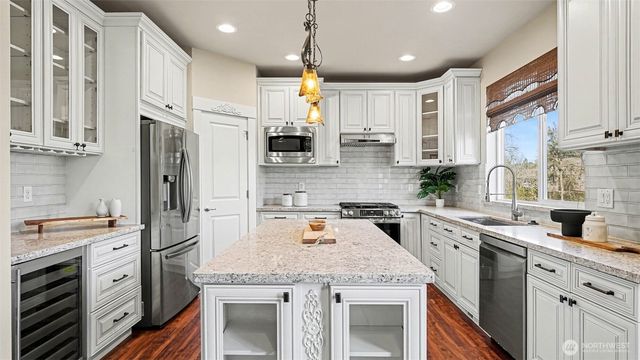 278 Vashon Place NE, Renton, WA 98059