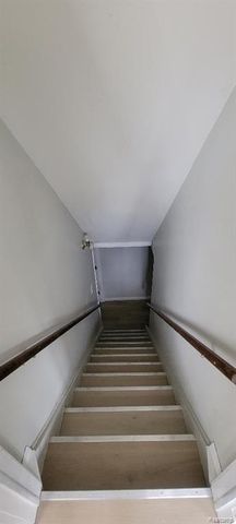 26421 Raine Street, Oak Park, MI 48237