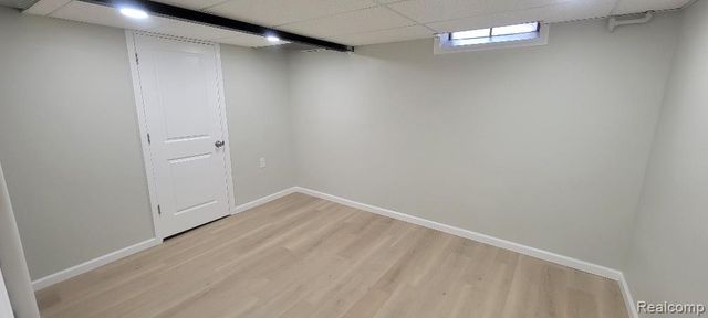 26421 Raine Street, Oak Park, MI 48237