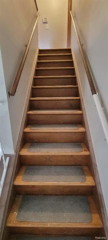 26421 Raine Street, Oak Park, MI 48237