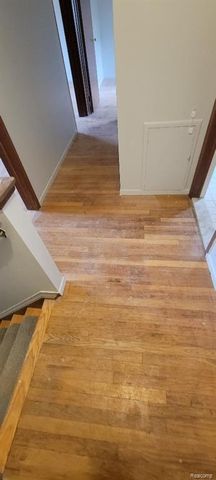 26421 Raine Street, Oak Park, MI 48237