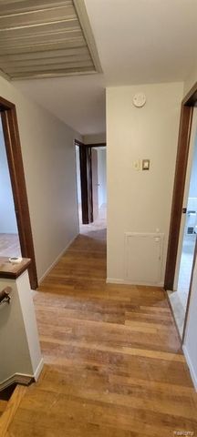 26421 Raine Street, Oak Park, MI 48237