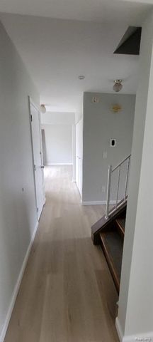 26421 Raine Street, Oak Park, MI 48237