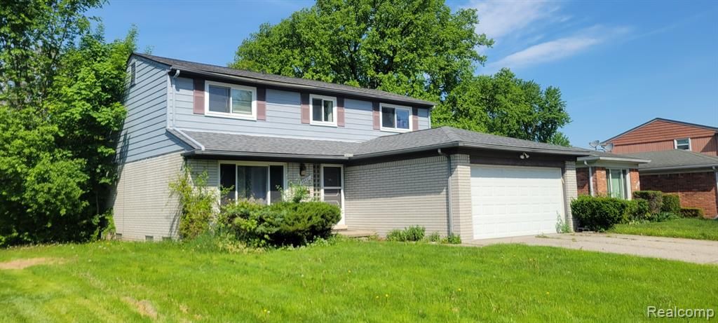 26421 Raine Street, Oak Park, MI 48237