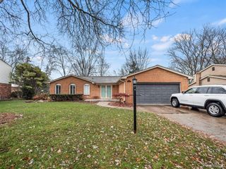 980 Briston Drive, Rochester Hills, MI 48307