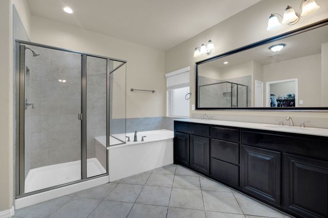 417 Ashlawn Drive, Midlothian, TX 76065