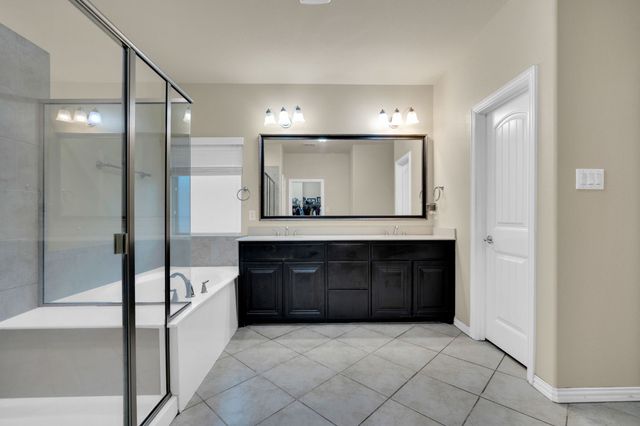 417 Ashlawn Drive, Midlothian, TX 76065