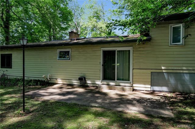 303 Hilltop Drive, Elma, NY 14059