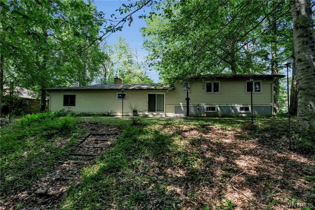 303 Hilltop Drive, Elma, NY 14059