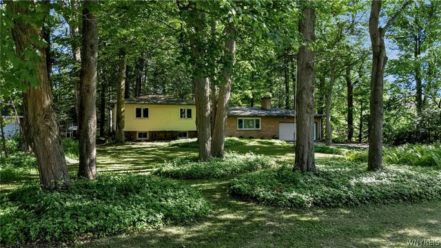 303 Hilltop Drive, Elma, NY 14059