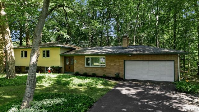 303 Hilltop Drive, Elma, NY 14059