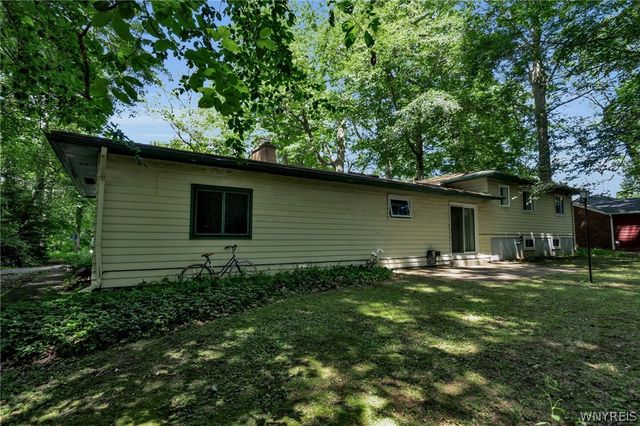 303 Hilltop Drive, Elma, NY 14059