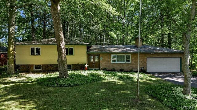 303 Hilltop Drive, Elma, NY 14059