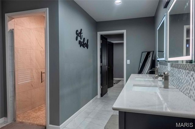 12050 Pike 9162, Louisiana, MO 63353