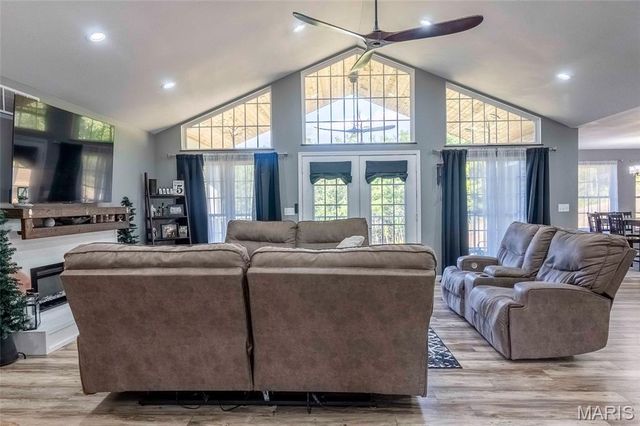 12050 Pike 9162, Louisiana, MO 63353