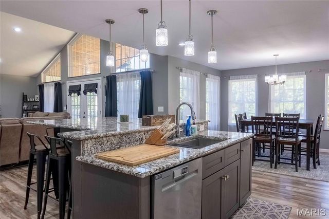 12050 Pike 9162, Louisiana, MO 63353