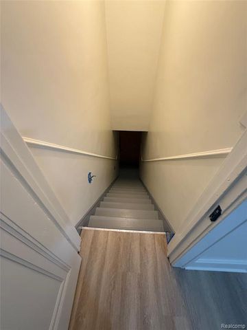 6819 Middlepointe Street, Dearborn, MI 48126