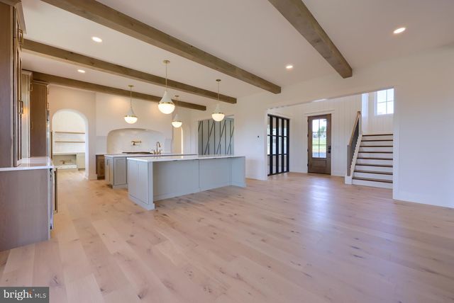 1233 HUNSICKER RD, Lancaster, PA 17601