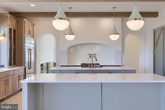 1233 HUNSICKER RD, Lancaster, PA 17601