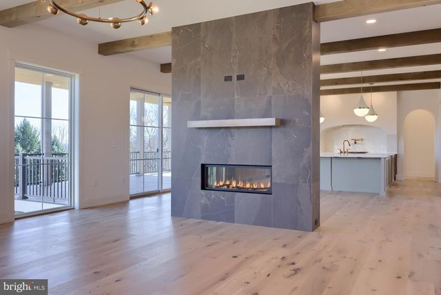 1233 HUNSICKER RD, Lancaster, PA 17601