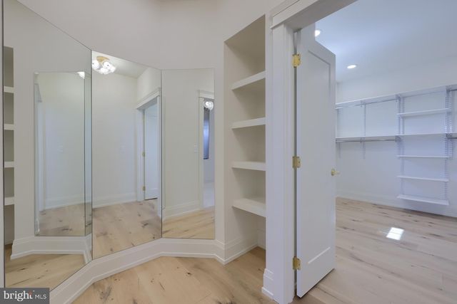 1233 HUNSICKER RD, Lancaster, PA 17601