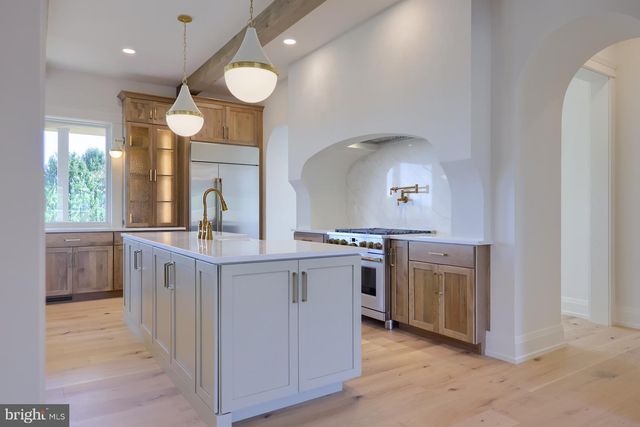 1233 HUNSICKER RD, Lancaster, PA 17601