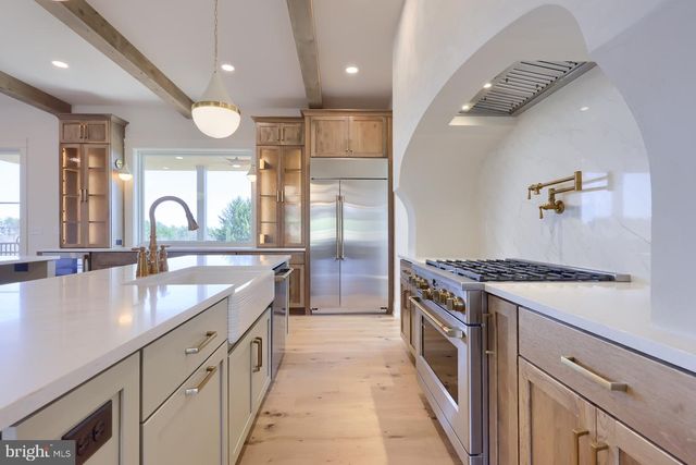 1233 HUNSICKER RD, Lancaster, PA 17601