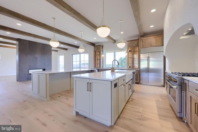 1233 HUNSICKER RD, Lancaster, PA 17601