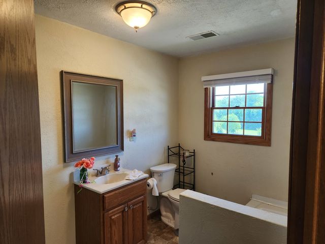 1275 Winn Road, Sterling, IL 61081