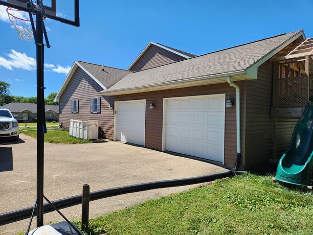 1275 Winn Road, Sterling, IL 61081