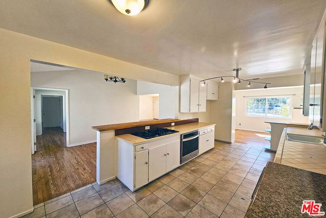 3700 Glenwood Avenue, Glendale, CA 91214