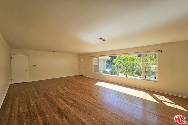3700 Glenwood Avenue, Glendale, CA 91214