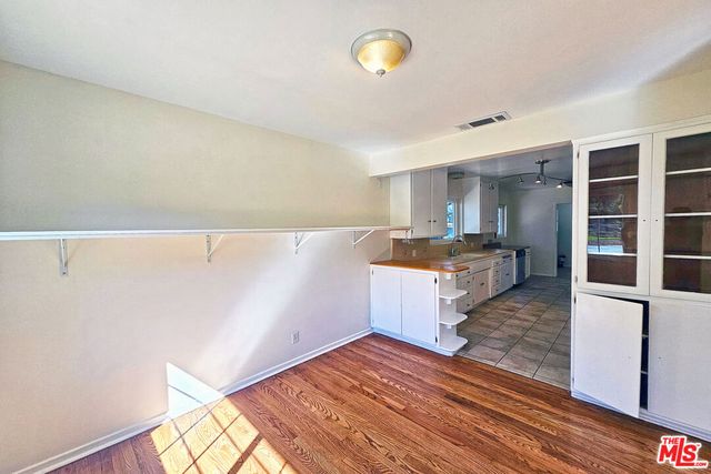 3700 Glenwood Avenue, Glendale, CA 91214