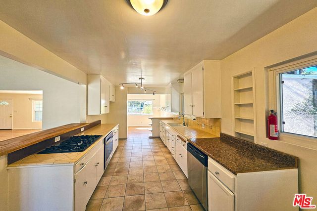 3700 Glenwood Avenue, Glendale, CA 91214