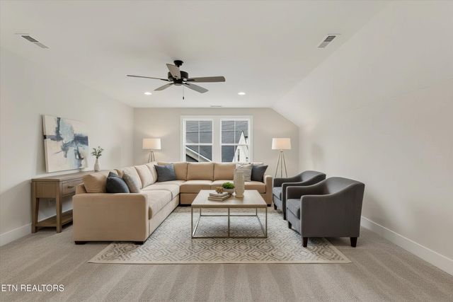 8159 Nubbin Ridge Rd, Knoxville, TN 37919