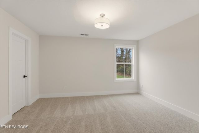 8159 Nubbin Ridge Rd, Knoxville, TN 37919