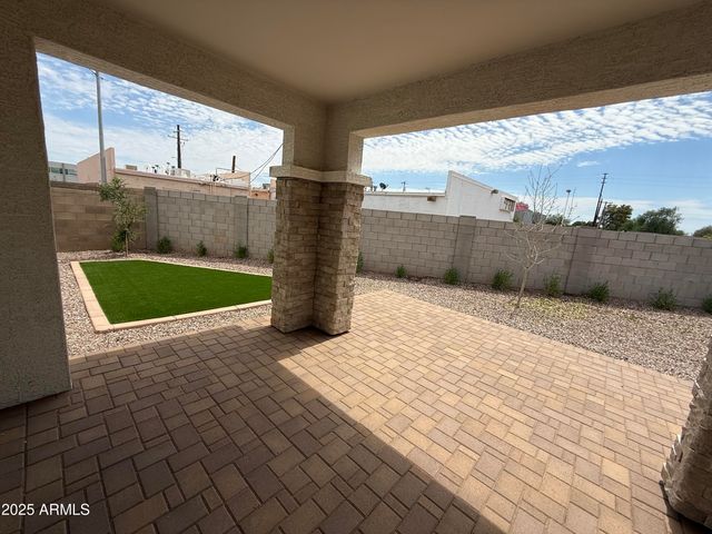 651 W LAREDO Street, Chandler, AZ 85225