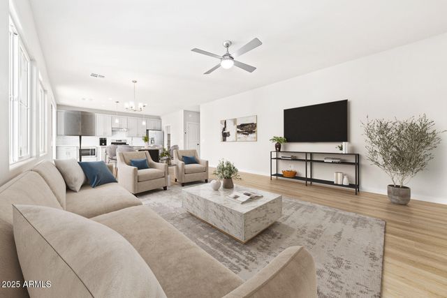 651 W LAREDO Street, Chandler, AZ 85225