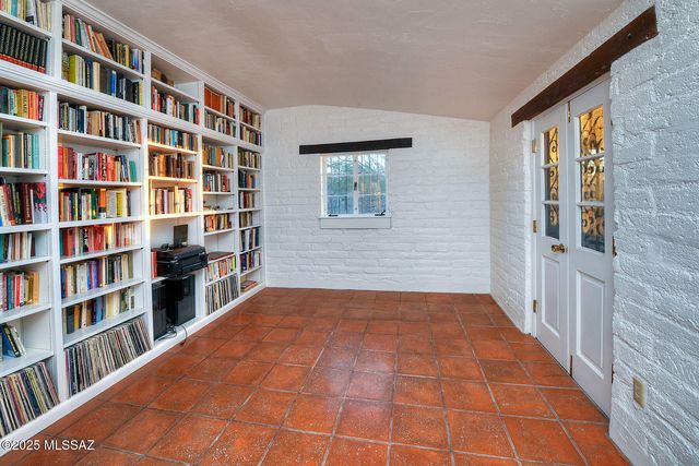 4740 N Camino Escuela, Tucson, AZ 85718